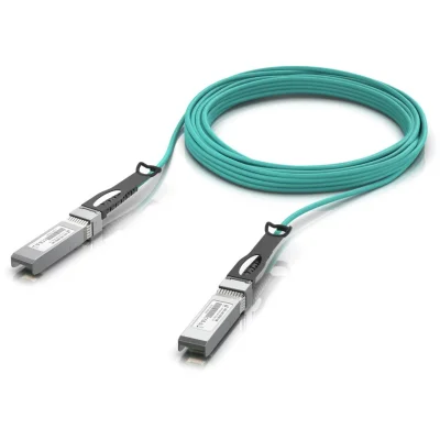 "Long-range QSFP28 direct attach cable w